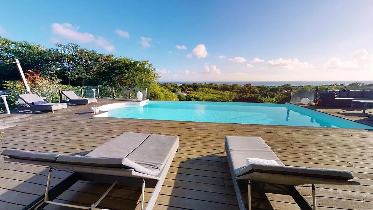 Villa L'Hacienda: Seaside Luxury with Pool, Jacuzzi & Garden Saint-Francois