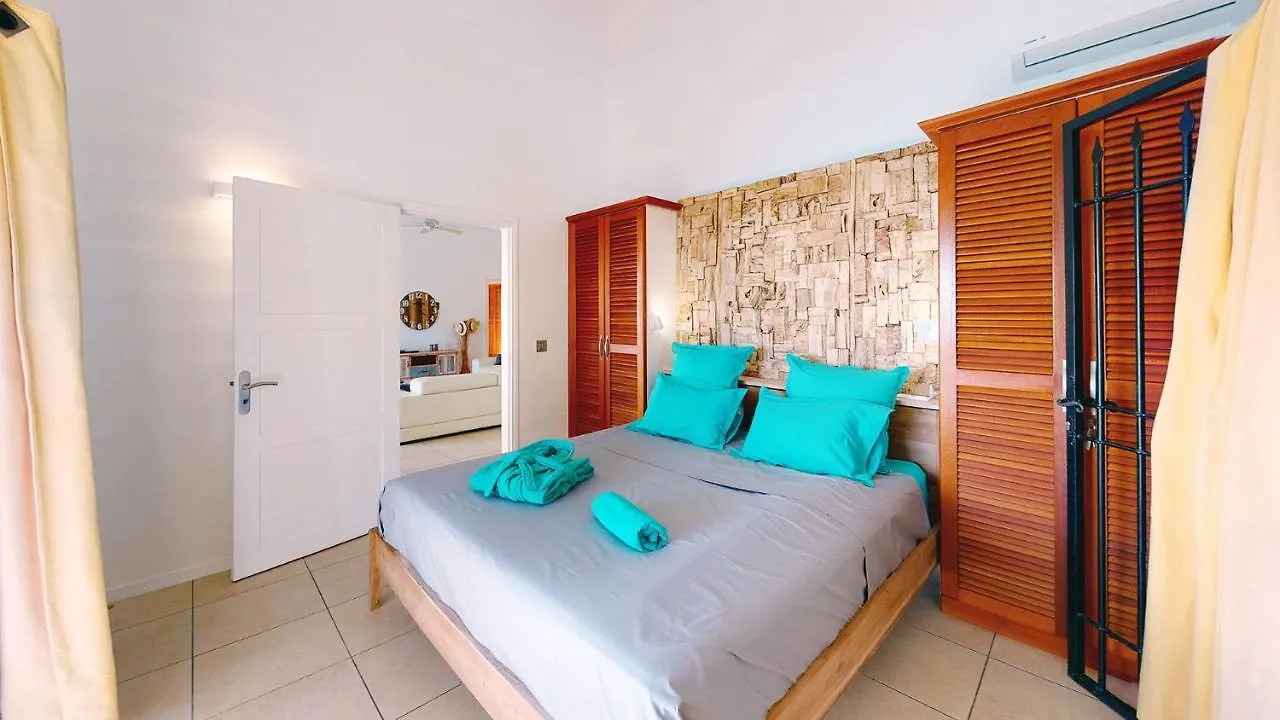 Villa L'Hacienda: Seaside Luxury with Pool, Jacuzzi & Garden Saint-Francois  0*, Saint-Francois (Grande-Terre) Guadeloupe