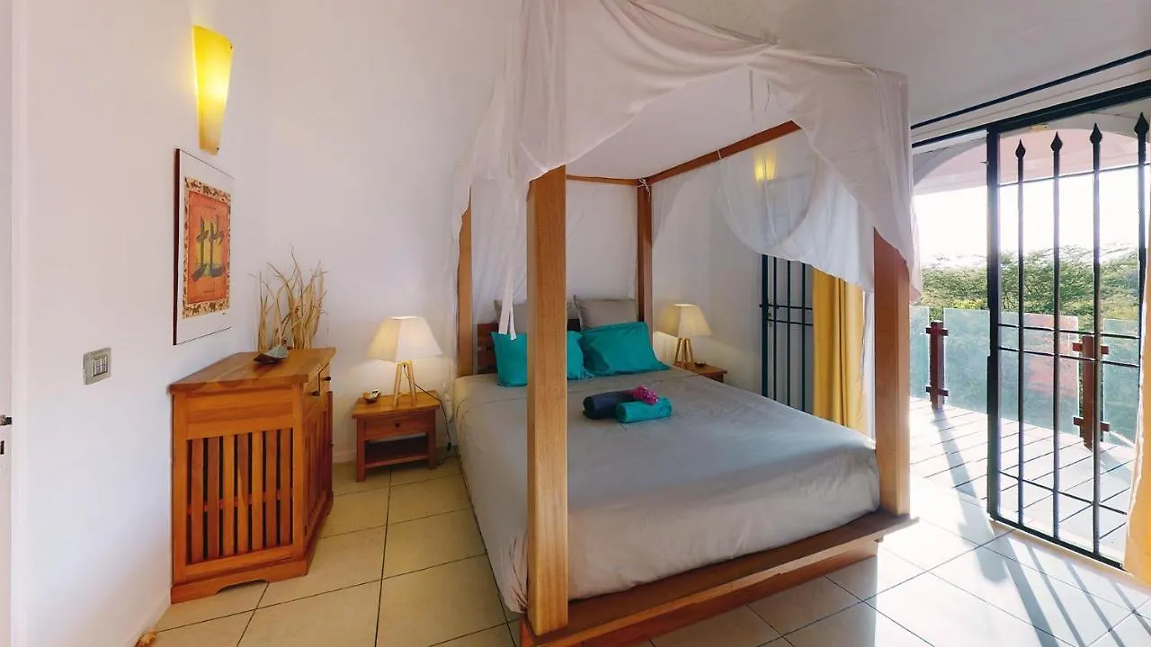 Villa L'Hacienda: Seaside Luxury with Pool, Jacuzzi & Garden Saint-Francois