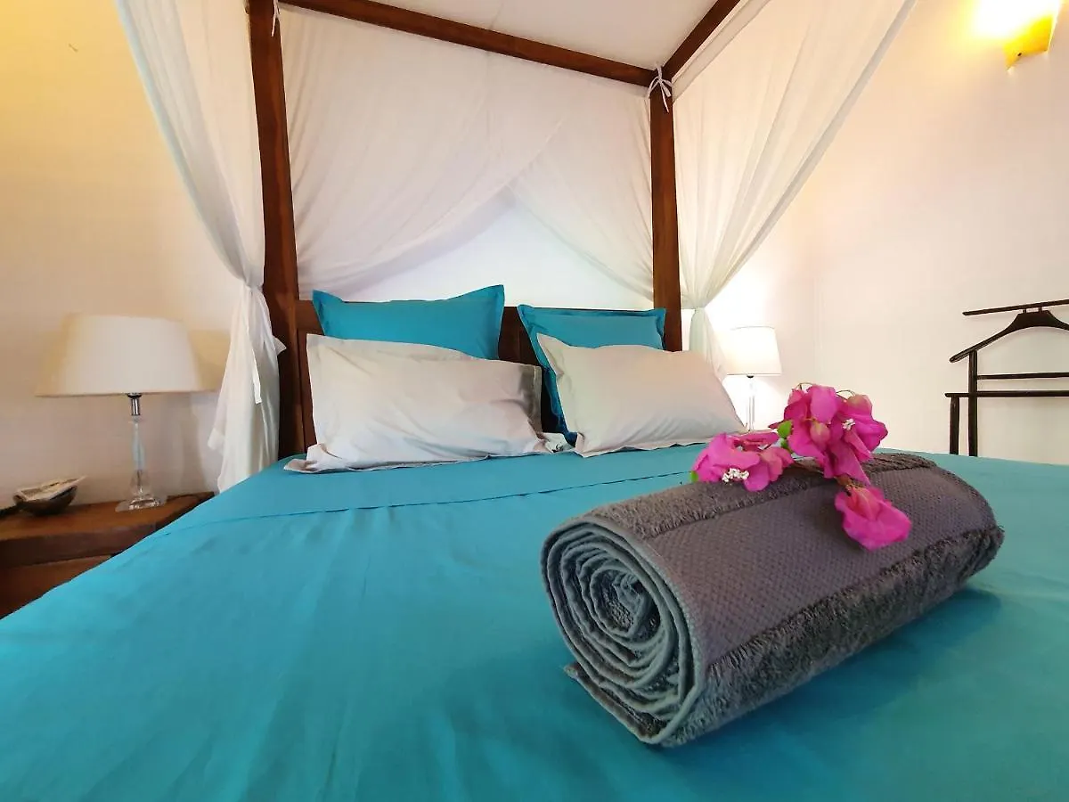 Villa L'Hacienda: Seaside Luxury with Pool, Jacuzzi & Garden Saint-Francois