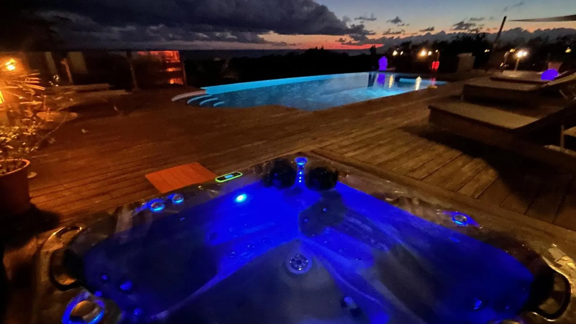 Villa L'Hacienda: Seaside Luxury with Pool, Jacuzzi & Garden Saint-Francois  Guadeloupe