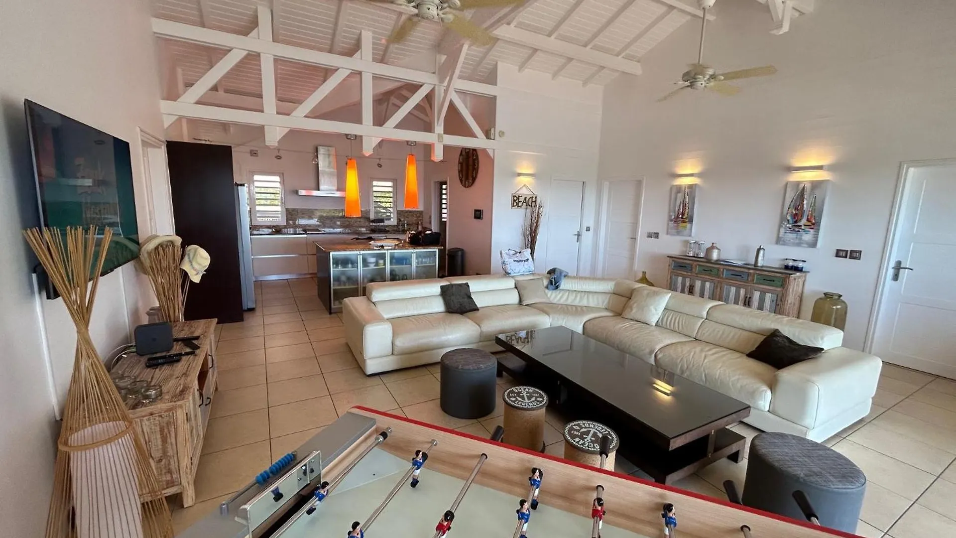Villa L'Hacienda: Seaside Luxury with Pool, Jacuzzi & Garden Saint-Francois