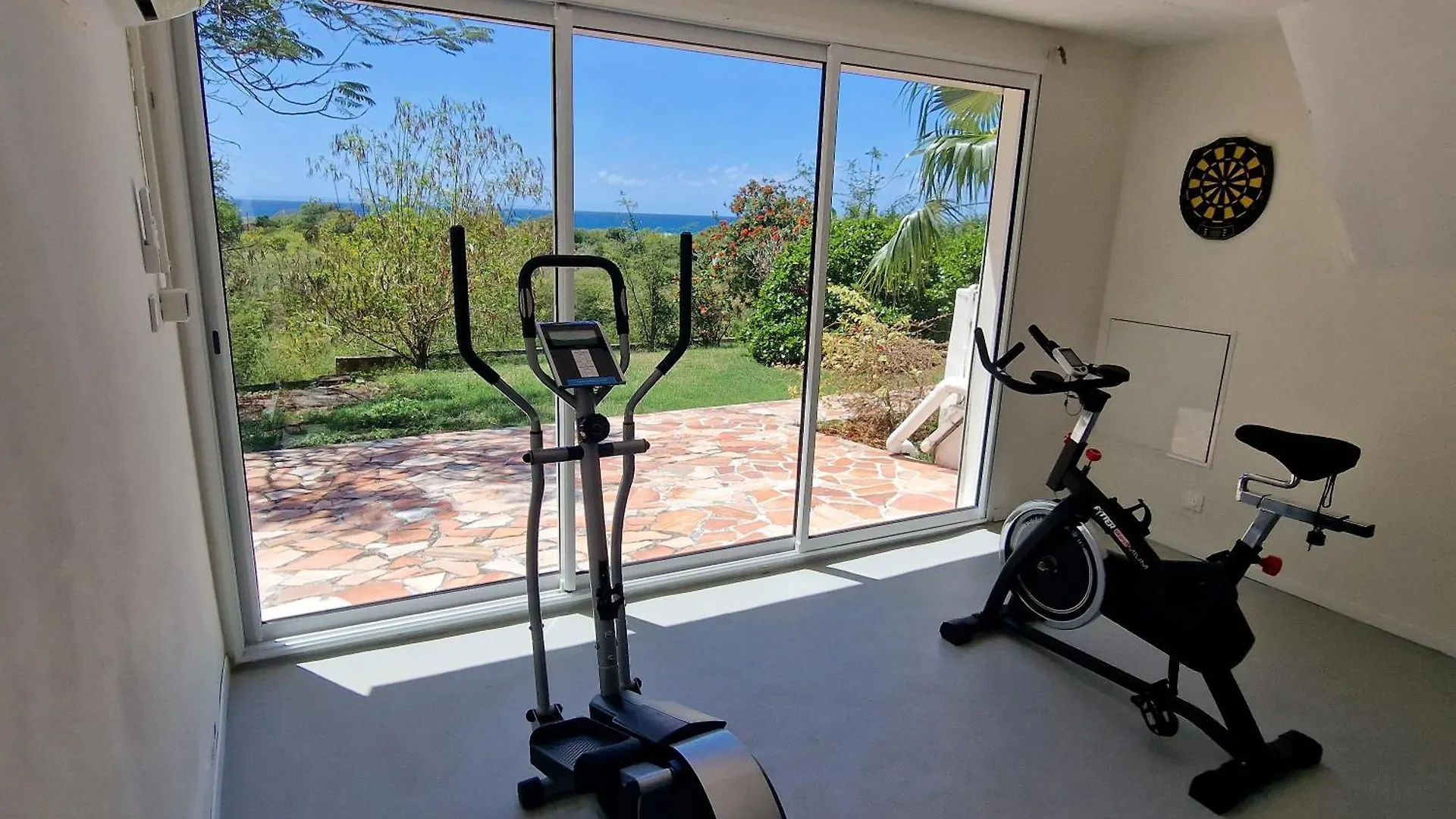 Villa L'Hacienda: Seaside Luxury with Pool, Jacuzzi & Garden Saint-Francois  Guadeloupe