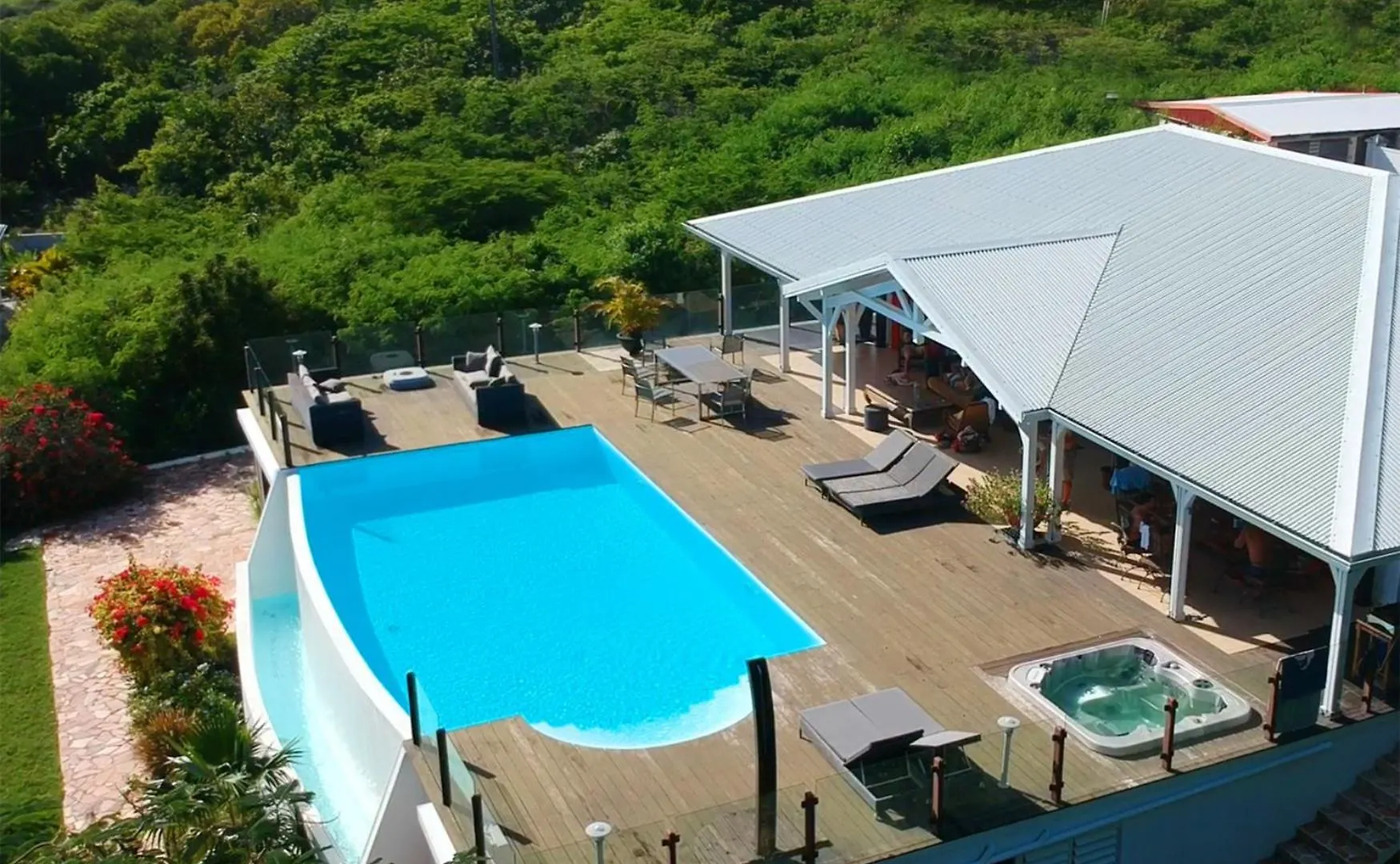 Villa L'Hacienda: Seaside Luxury with Pool, Jacuzzi & Garden Saint-Francois  0*, Saint-Francois (Grande-Terre) Guadeloupe