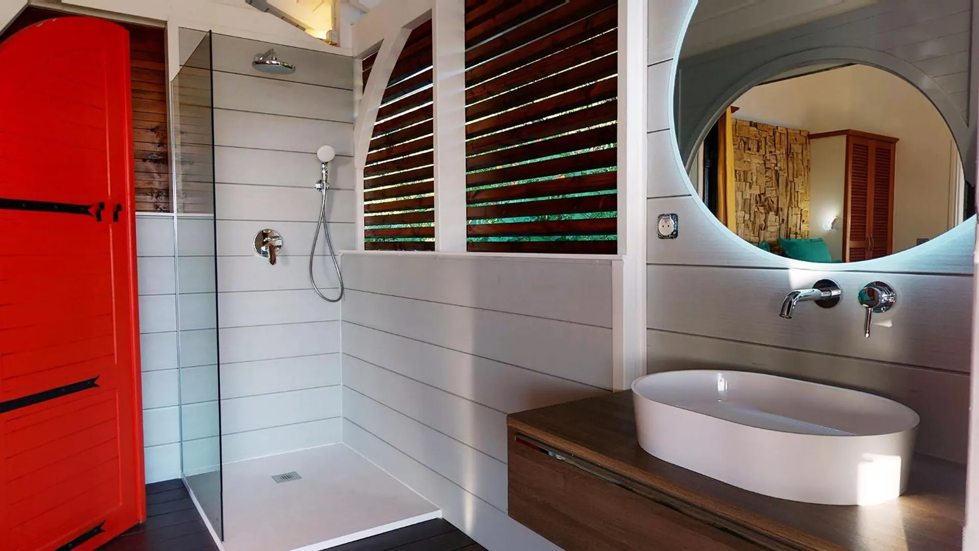 Villa L'Hacienda: Seaside Luxury with Pool, Jacuzzi & Garden Saint-Francois  Guadeloupe