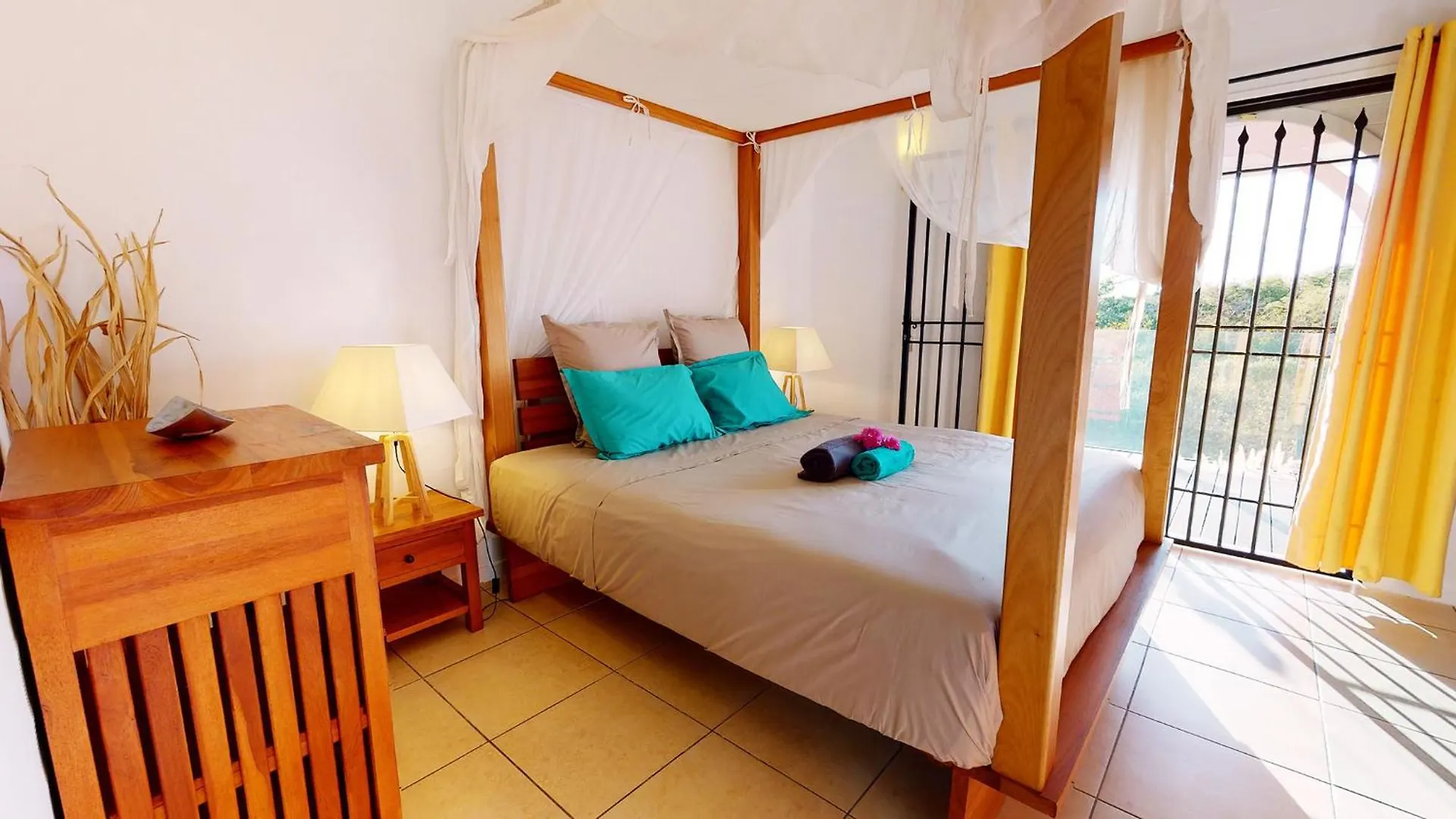 Villa L'Hacienda: Seaside Luxury with Pool, Jacuzzi & Garden Saint-Francois  0*, Saint-Francois (Grande-Terre)